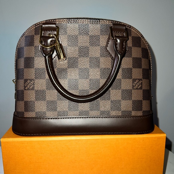Louis Vuitton Alma BB !!SOLD ON MER*CARI!! - Picture 2 of 11